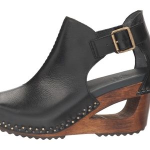 BRAND NEW DANSKO SABLE LTD. EDITION - NEVER WORN